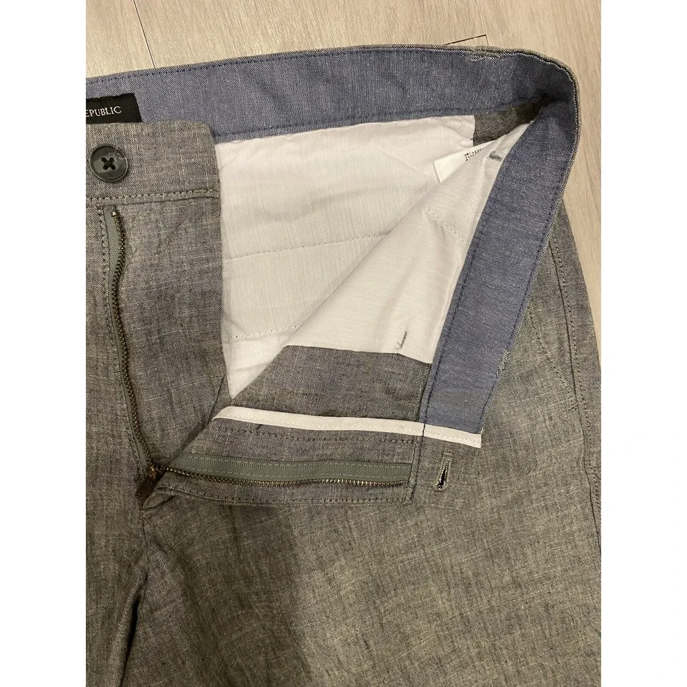 Banana Republic Men's 9